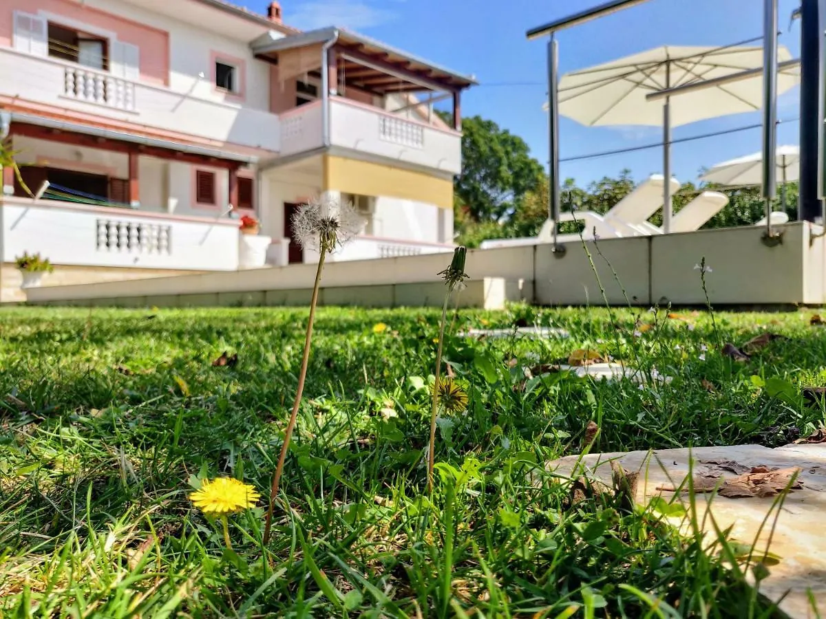 Apartments Rogoznica Sukosan